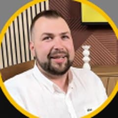 Denys, Commercial Real Estate Agent